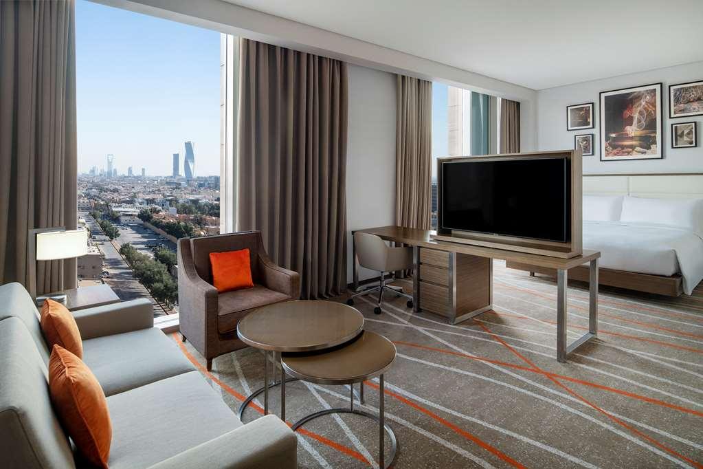 Doubletree Suites By Hilton - Riyadh Financial District Δωμάτιο φωτογραφία