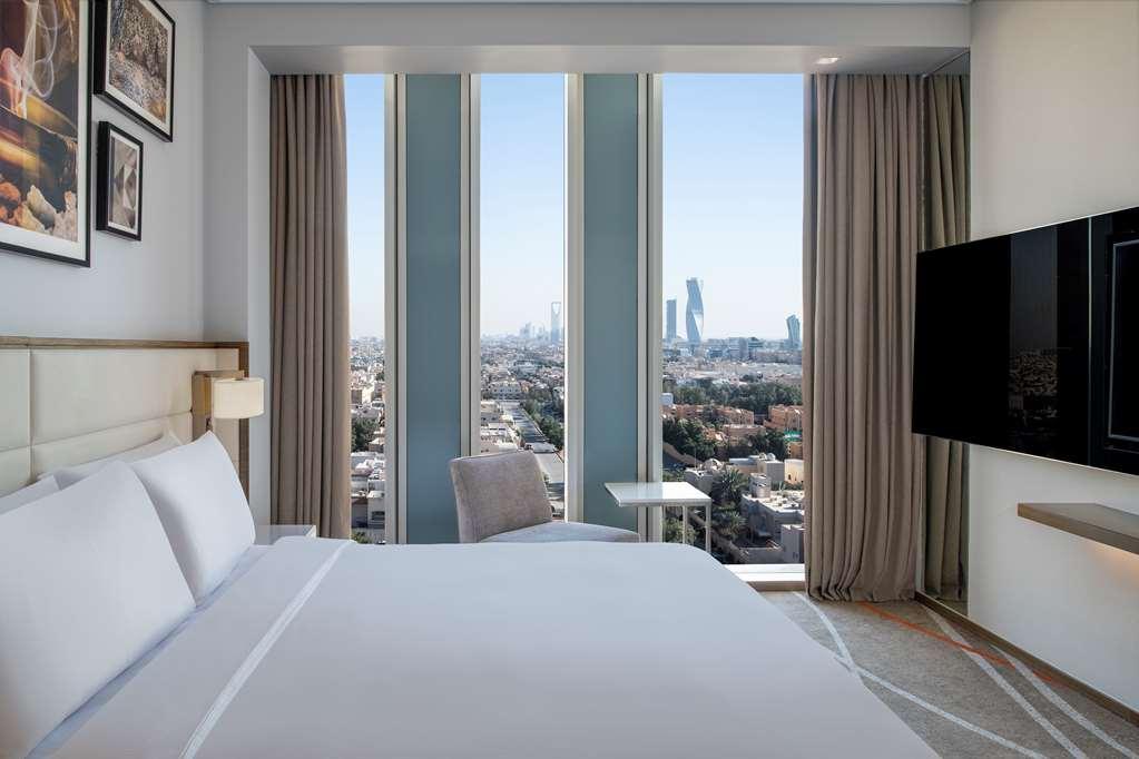 Doubletree Suites By Hilton - Riyadh Financial District Δωμάτιο φωτογραφία